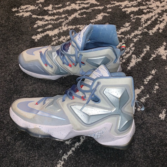 lebron 13 christmas